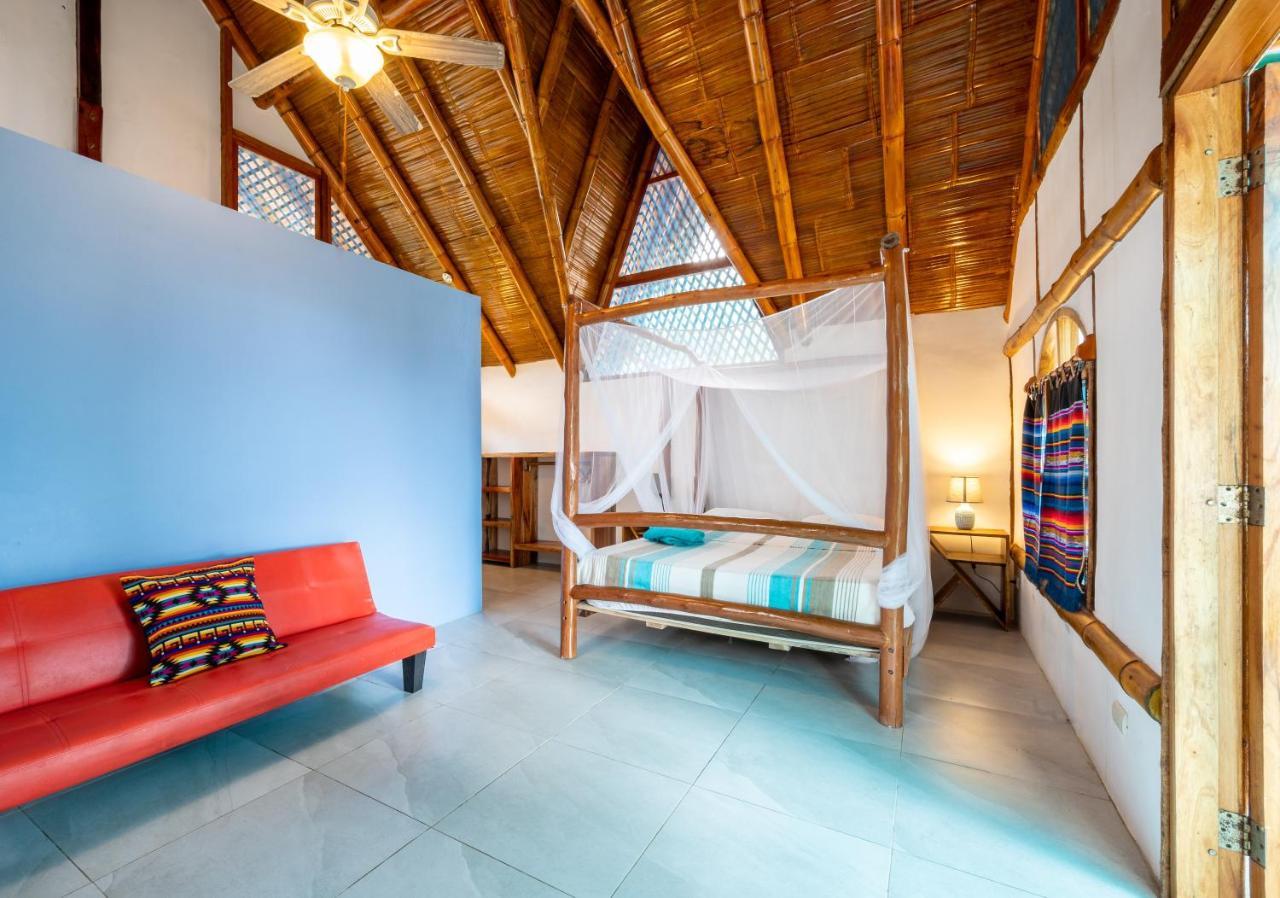 Casa Del Sol Hostel Montañita Екстериор снимка