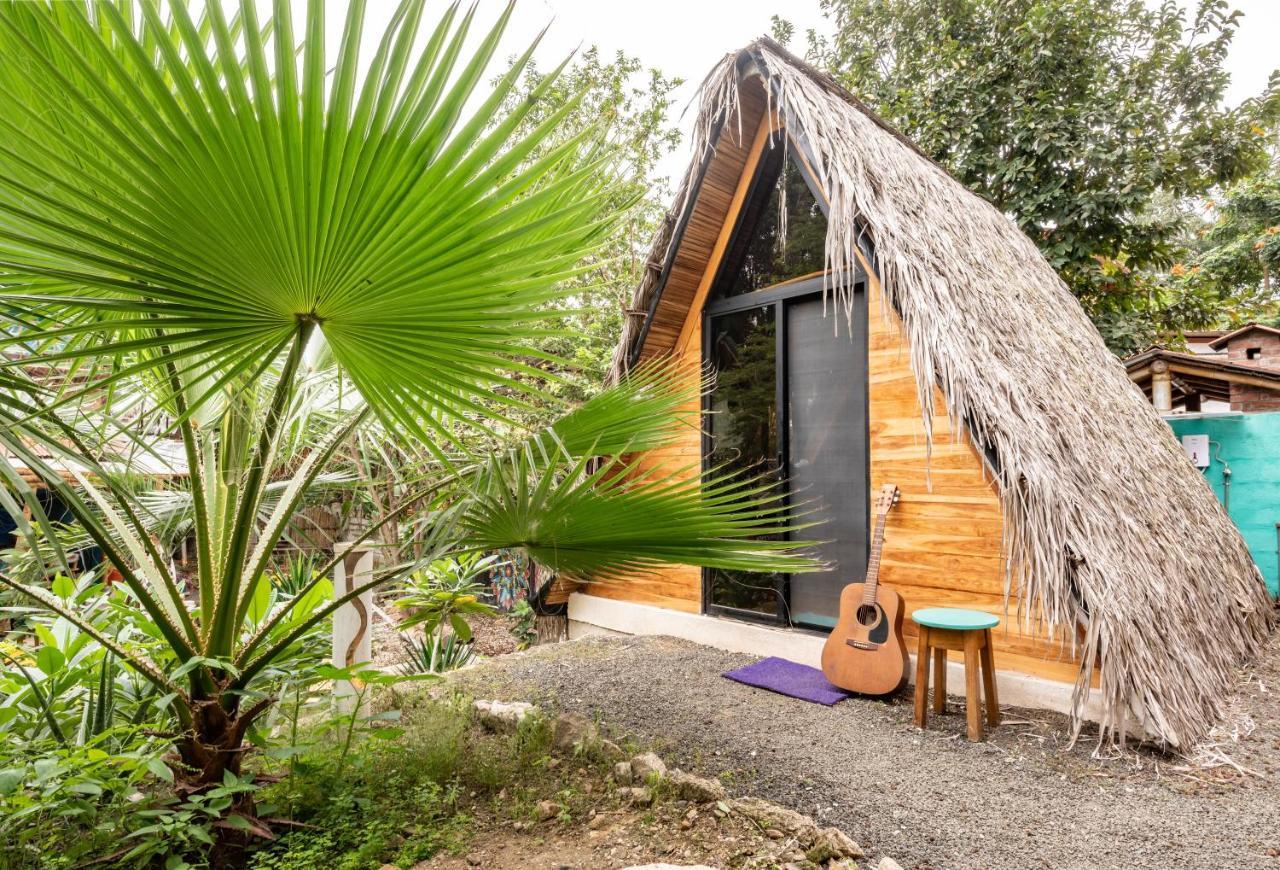 Casa Del Sol Hostel Montañita Екстериор снимка