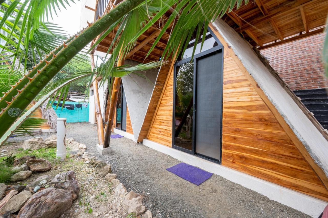 Casa Del Sol Hostel Montañita Екстериор снимка