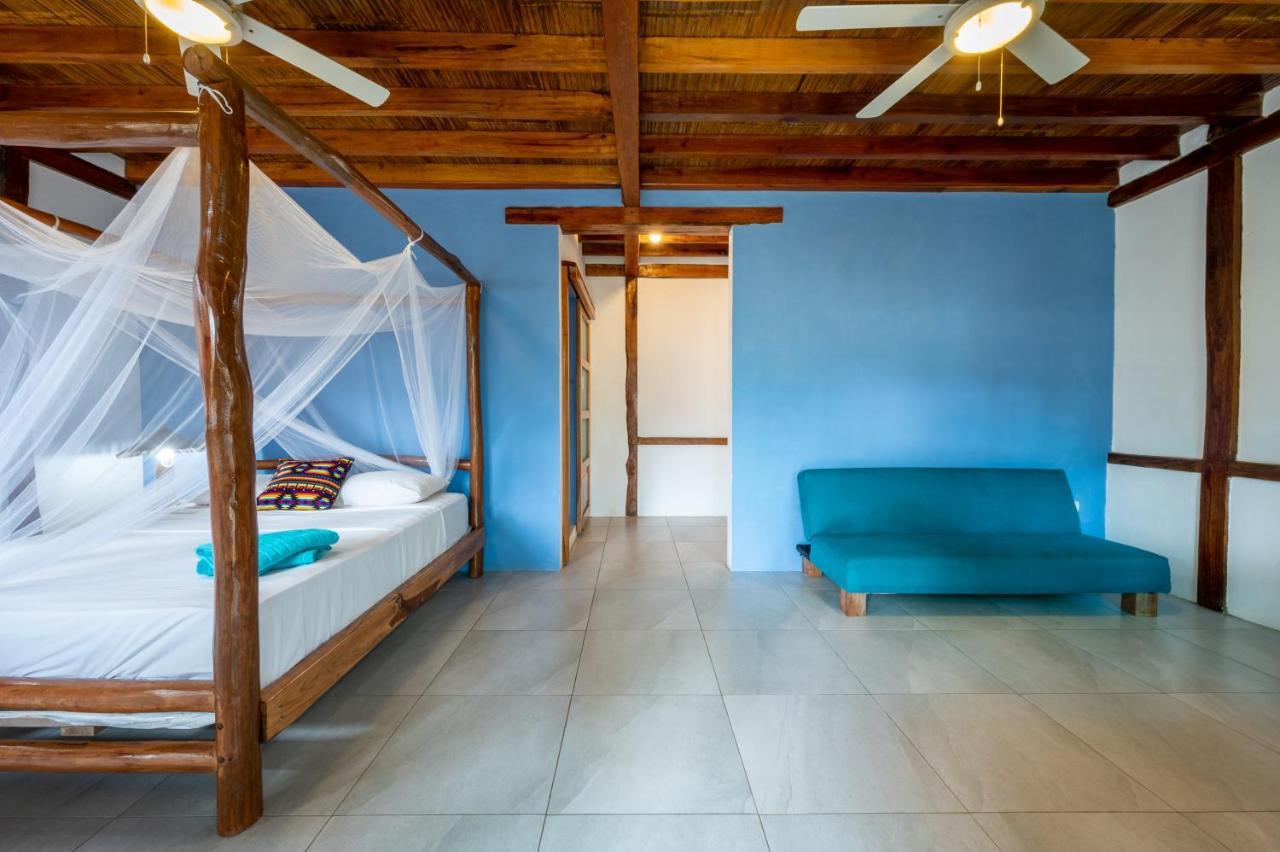 Casa Del Sol Hostel Montañita Екстериор снимка