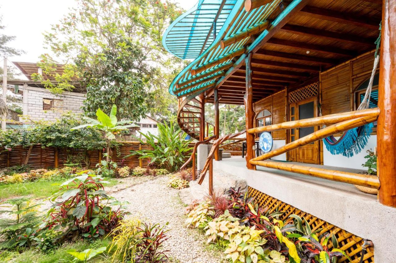 Casa Del Sol Hostel Montañita Екстериор снимка